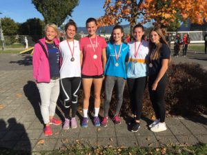 Foto von li nach re: Susanne Ratz, Anastasia Baumgartner, Antonia Walter, Katharina Schneider, Rana Özgün, Lina Jochum
